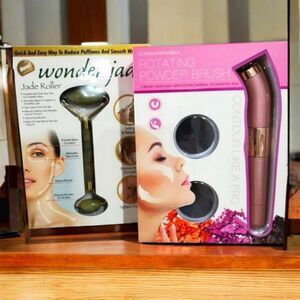 Catherine Malandrino Wonder Jade AND Rotating powder brush NWT GREAT GIFT